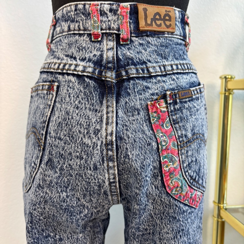 80s Vintage Lee High Waisted Acid Wash Jeans | Blue Size Size 13, Paisley Trim - Picture 7 of 16